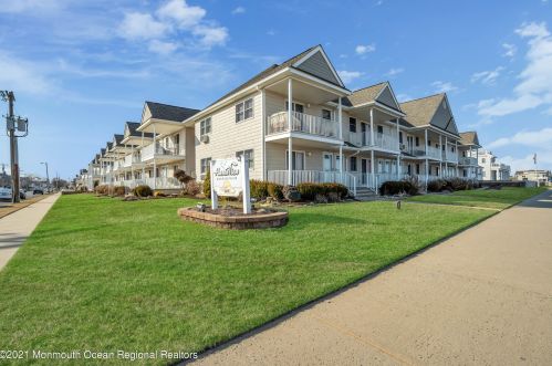 605 Ocean Ave, Belmar, NJ 07719-2258