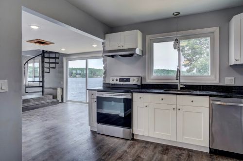 99 Lk Shr Dr, Northwood NH  03261-3707 exterior