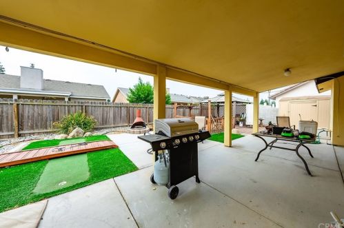 3354 Summer Ln, Madera CA  93637-6001 exterior