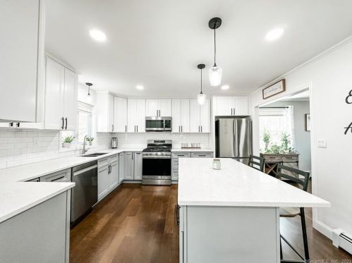 49 Bunny Rd, Norwich CT  06365-8705 exterior