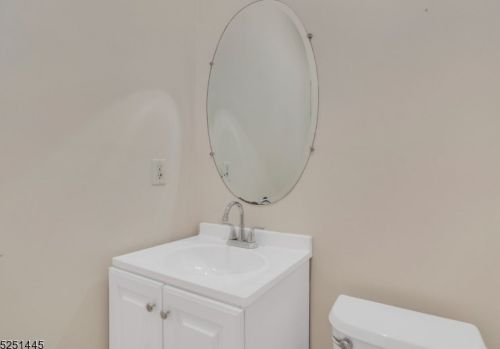 107 Gladstone Dr, Parsippany NJ  07054-3418 exterior