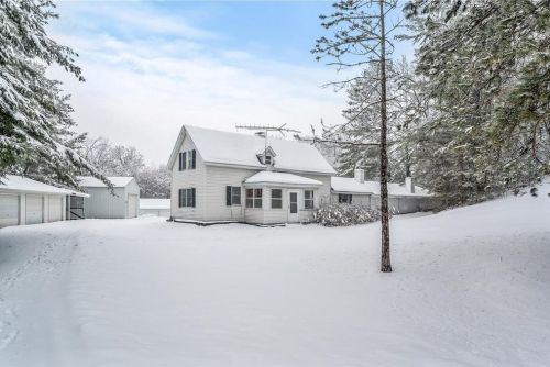588 125th Ave, Hudson, WI 54016-6842