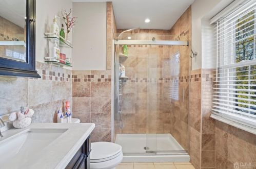 35 Heritage Ln, Perth Amboy NJ  08863-1464 exterior