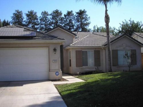 1929 Cheryll Ave, Porterville CA  93257-6633 exterior
