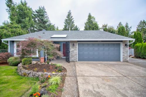 2735 24th St, Damascus, OR 97080