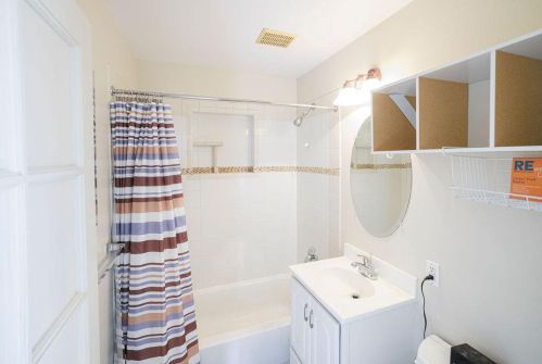 38411 Vista Dr, Cathedral City CA  92234-2144 exterior