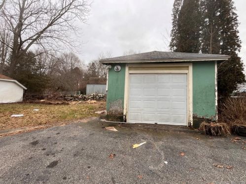 23 Bentley Ave, Norwich CT  06360-6901 exterior