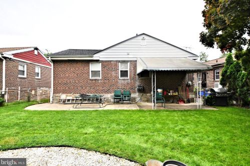 6514 Enola St, Philadelphia, PA 19111-5416