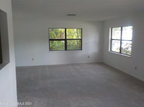 906 Hunter Park Pl, Titusville, FL 32780-6141