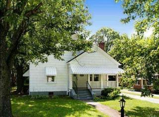 204 Markham St, Burlington, NC 27215-2258