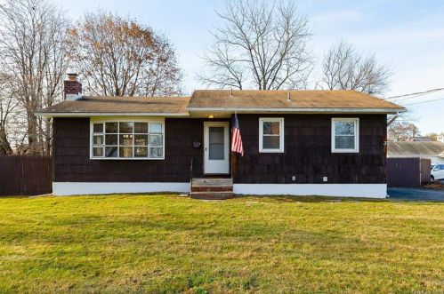 3 Austin Ct, Poughkeepsie, NY 12603-3619