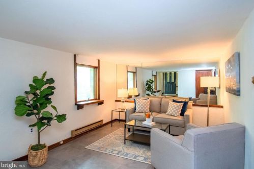 159 Windsor Ave, Southampton PA  18966-3333 exterior