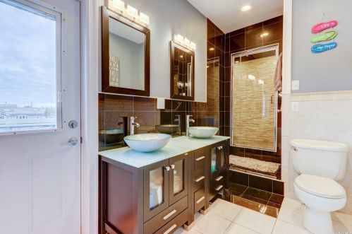 95 Midway St, Babylon NY  11702-4311 exterior