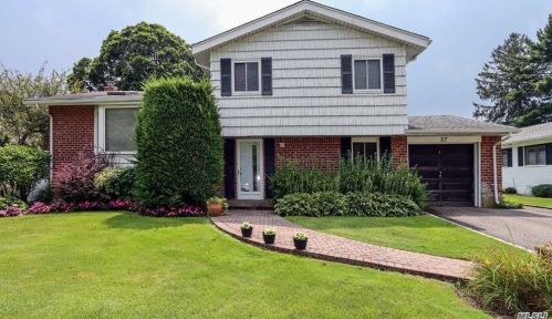 27 Sullivan Dr, Muttontown, NY 11753-1936