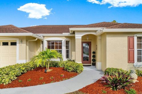 102 Suffolk Dr, West Palm Beach, FL 33411-8262