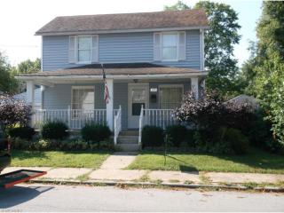 37 Walnut St, Hubbard, OH 44425-1663
