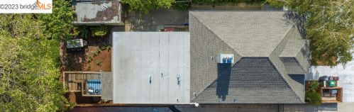 651 Alcatraz Ave, Oakland CA  94609-1005 exterior