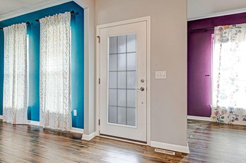 1910 Tumbleweed Cir, West Bend WI  53095-8561 exterior