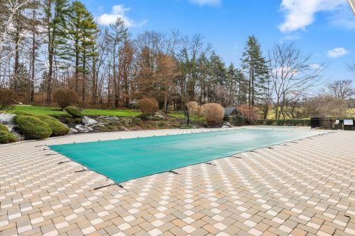 204 Roosevelt Dr, Poughquag NY  12570-5244 exterior