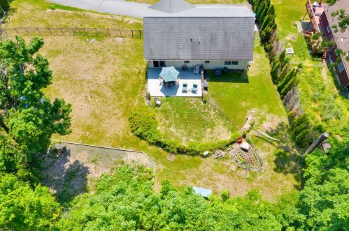 32 Arrowhead Dr, Wantage NJ  07461-1211 exterior