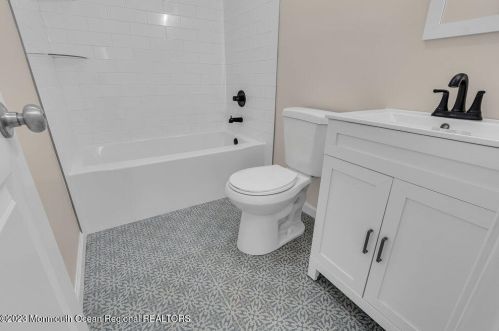 115 Springdale Ave, Tinton Falls NJ  07724-2628 exterior