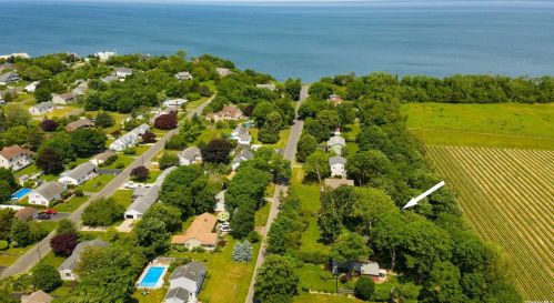 44 Sound Dr, Greenport NY  11944-1007 exterior