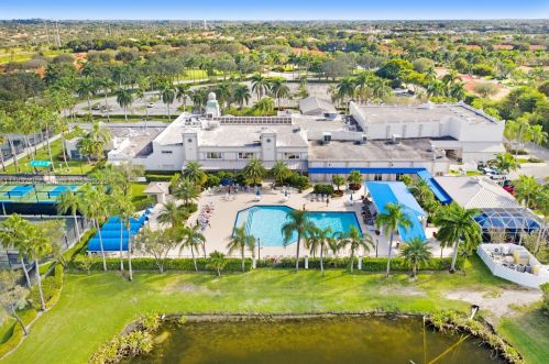 9694 Harbour Lake Cir, Boynton Beach, FL 33437-3811