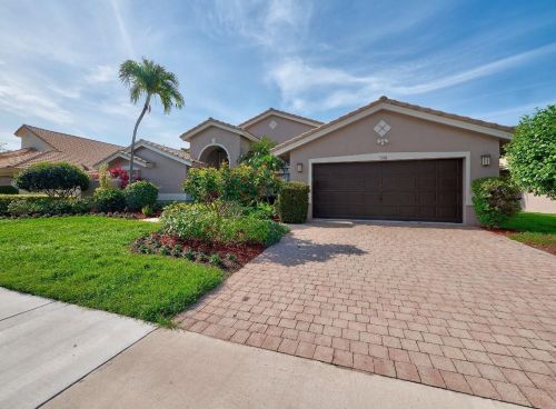 7260 Falls Rd, Boynton Beach, FL 33437-6334