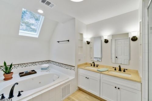 27 Twombly Ct, Morristown NJ  07960-5503 exterior