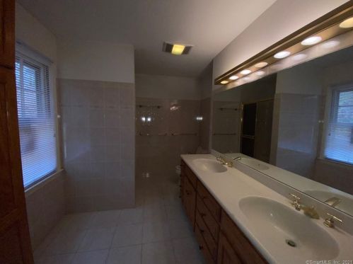 23 Fresh Meadow Rd, Upper Stepney CT  06468-1023 exterior