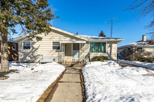 4016 60th Pl, Kenosha, WI 53142-7030