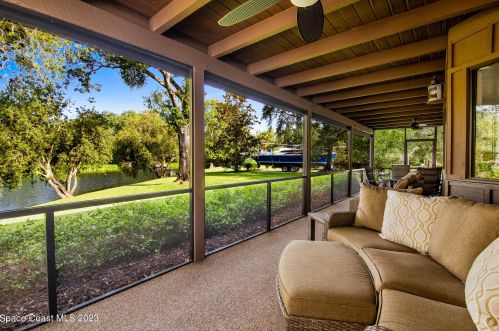 3605 Indian Riv Dr, Cocoa FL 32926-8704 exterior