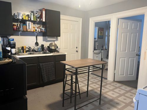 4502 8 Ave, Kenosha WI 53140-3301 exterior