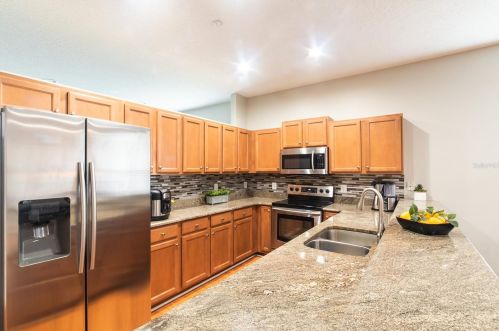 9365 Green Dragon St, Orlando, FL 32827-7011