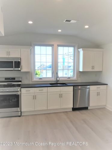 103 Magee Ave, Lavallette NJ  08735-2250 exterior