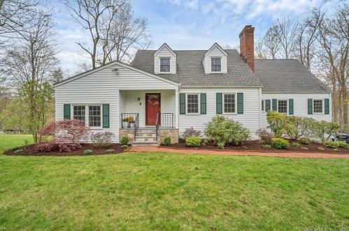113 Tanton Hill Rd, Ridgefield, CT 06877-3209