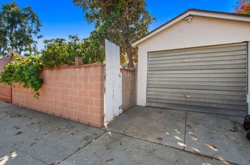 3540 Olive Ave, Long Beach CA  90807-4644 exterior