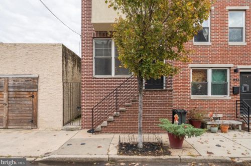 1935 Manton St, Philadelphia PA  19146-2924 exterior