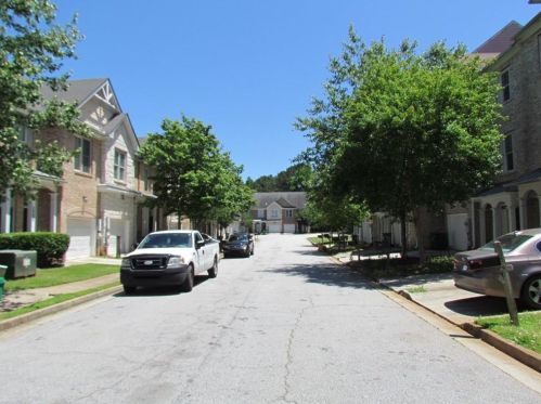 4871 Pinnacle Dr, Stone Mountain, GA 30088-2374