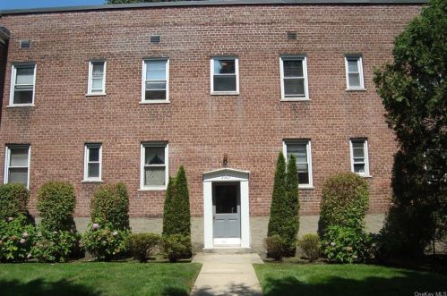 2303 Palmer Ave, New Rochelle, NY 10801-2918