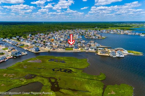 258 Teakwood Dr, Berkeley Township NJ  08721-3122 exterior