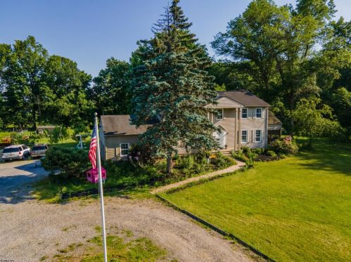 19 Allens Corner Rd, Flemington NJ  08822-5620 exterior