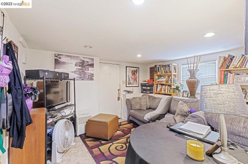 2714 60 Ave, Oakland CA 94605-1501 exterior