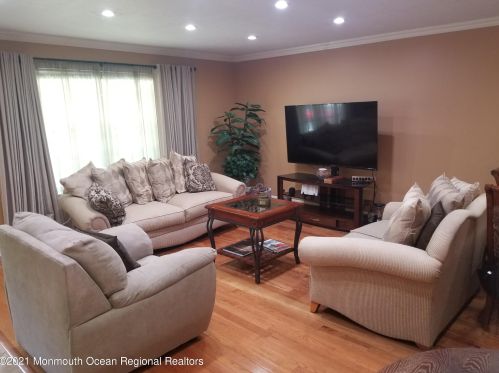 590 Davids Ct, Lakewood NJ  08701-5885 exterior