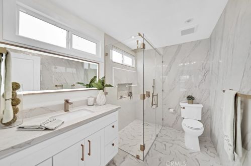 10071 Cliff Dr, Huntington Beach CA  92646-6604 exterior