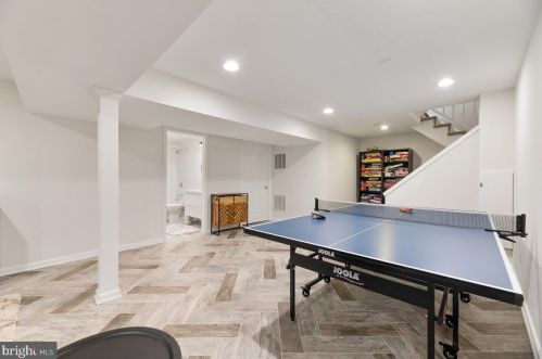 9106 Meadowcreek Ln, Lorton VA  22079-3238 exterior