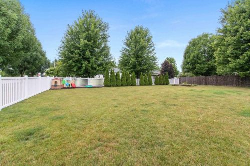 2722 Teresa Dr, Green Bay WI  54311-5586 exterior