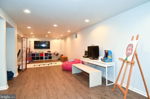 14276 Town Commons Way, Gainesville VA  20155-1497 exterior