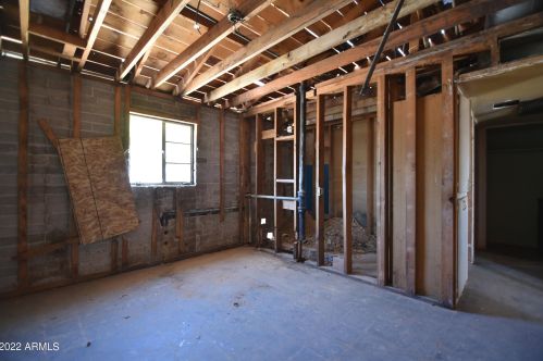 5816 7 St, Phoenix AZ 85006-1046 exterior