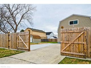 1009 Stanley Rd, Portsmouth, VA 23701-1936